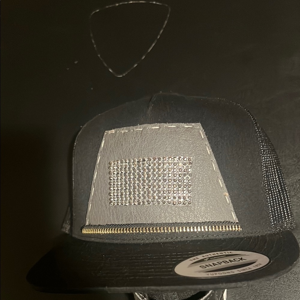 Stylish Black and Gray Snapback Hat